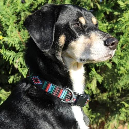 Collier artisanal en sangle tissée inspiration Aztèque