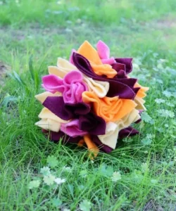 Balle Fleur de fouille pour chien, jouet qui permet de stimuler le flair et le mental. Lavable. Fabrication artisanale française.