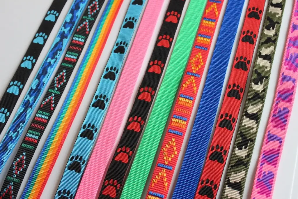 Sangles pour colliers et laisses pour chiens de Leenia.
